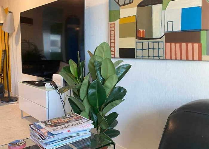 Iso Kolmio Ydinkeskustassa 1-6 Hloe Ilm.parkit アパート