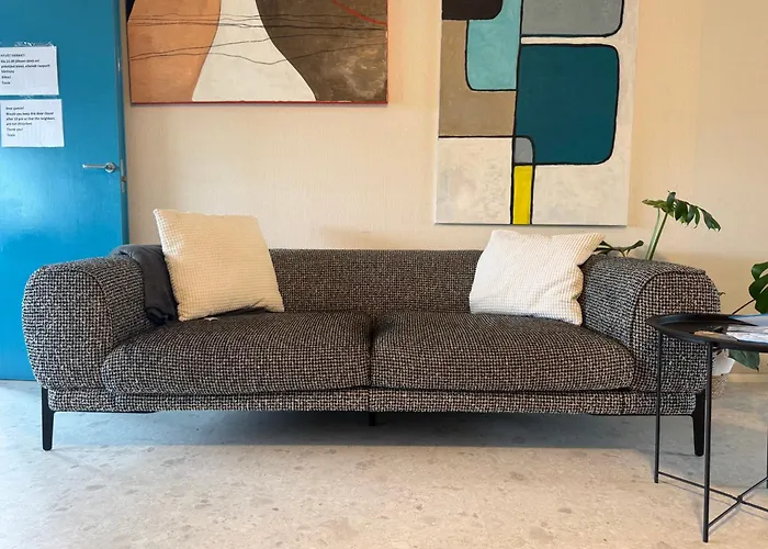 Iso Kolmio Ydinkeskustassa 1-6 Hloe Ilm.parkit アパート オウル